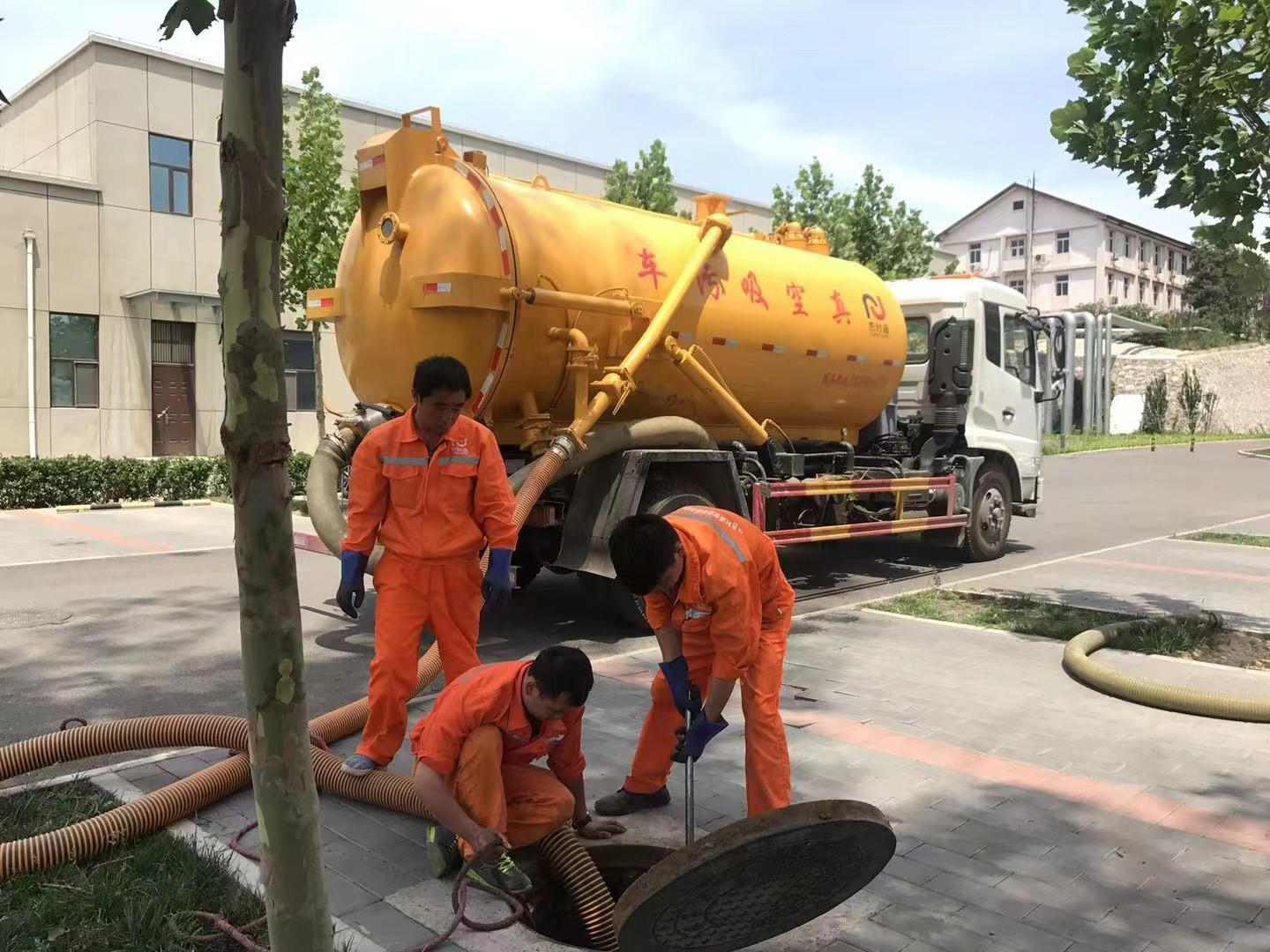 丹徒化粪池清理与5-8吨吸粪车施工效率分析